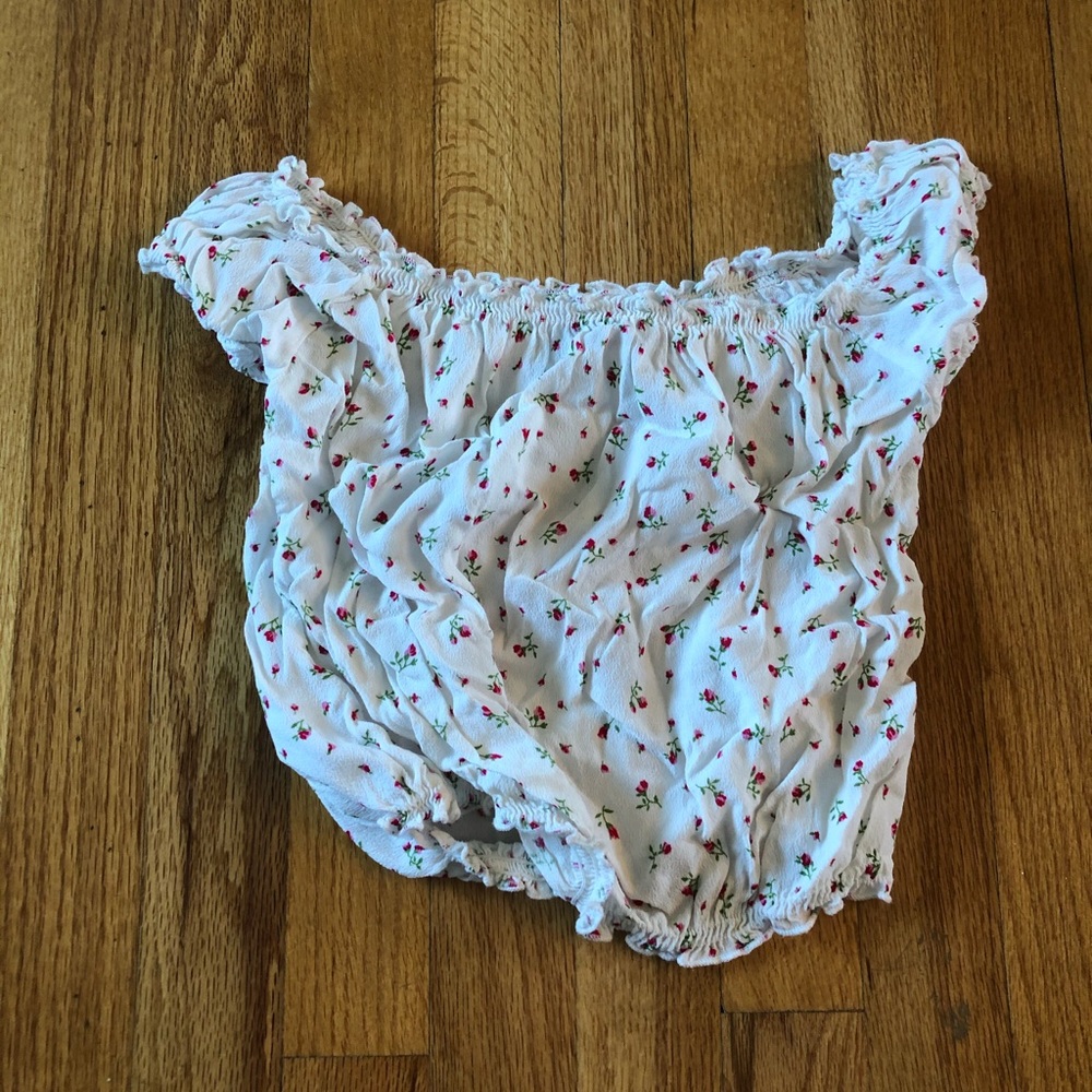 Brandy Melville off the shoulder floral top